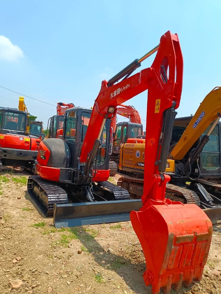 Kubota KX 165 - Minikuormaaja: kuva Kubota KX 165 - Minikuormaaja Kubota KX 165 - Minikuormaaja: kuva Kubota KX 165 - Minikuormaaja