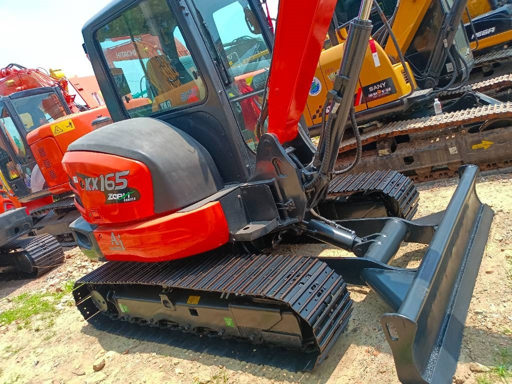 Kubota KX 165 - Minikuormaaja: kuva Kubota KX 165 - Minikuormaaja Kubota KX 165 - Minikuormaaja: kuva Kubota KX 165 - Minikuormaaja