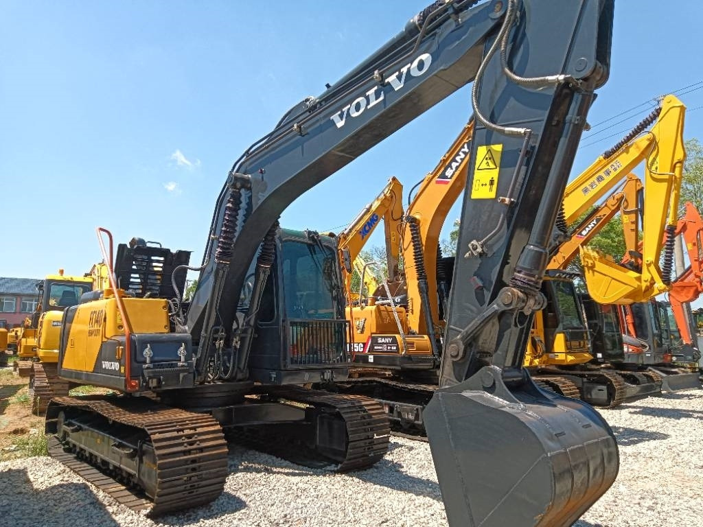 Volvo EC 140 B - Telakaivukone: kuva Volvo EC 140 B - Telakaivukone Volvo EC 140 B - Telakaivukone: kuva Volvo EC 140 B - Telakaivukone