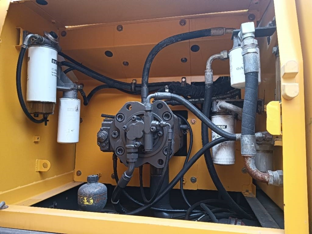 Volvo EC 210 B LC - Telakaivukone: kuva Volvo EC 210 B LC - Telakaivukone Volvo EC 210 B LC - Telakaivukone: kuva Volvo EC 210 B LC - Telakaivukone