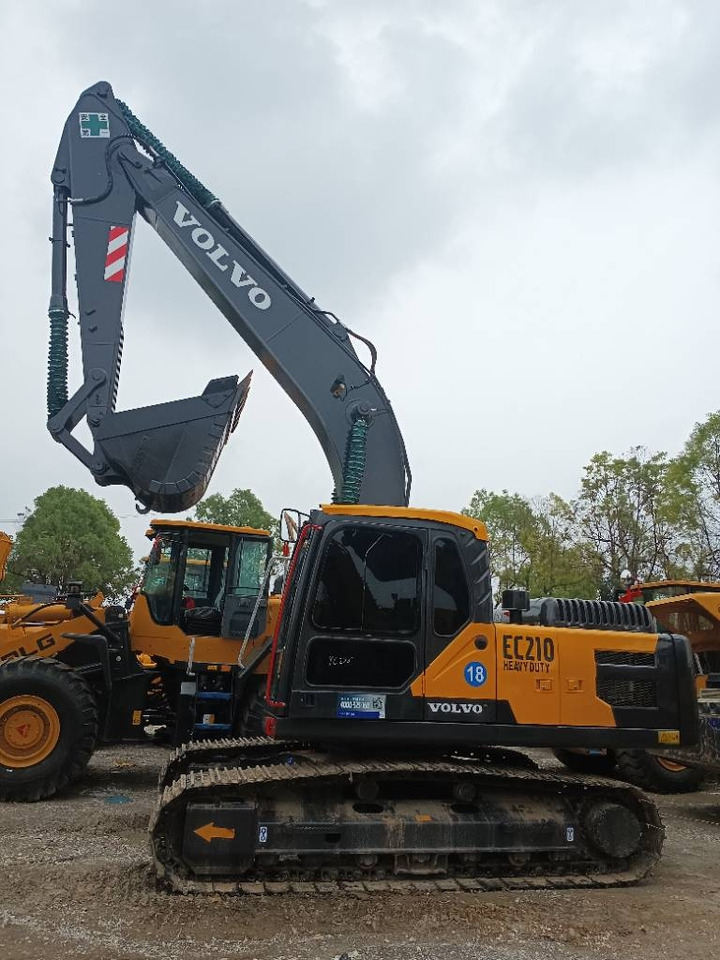 Volvo EC 210 - Telakaivukone: kuva Volvo EC 210 - Telakaivukone Volvo EC 210 - Telakaivukone: kuva Volvo EC 210 - Telakaivukone