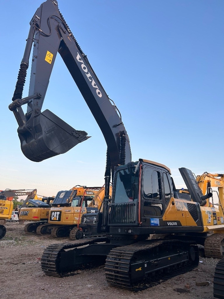 Volvo EC 210 - Telakaivukone: kuva Volvo EC 210 - Telakaivukone Volvo EC 210 - Telakaivukone: kuva Volvo EC 210 - Telakaivukone