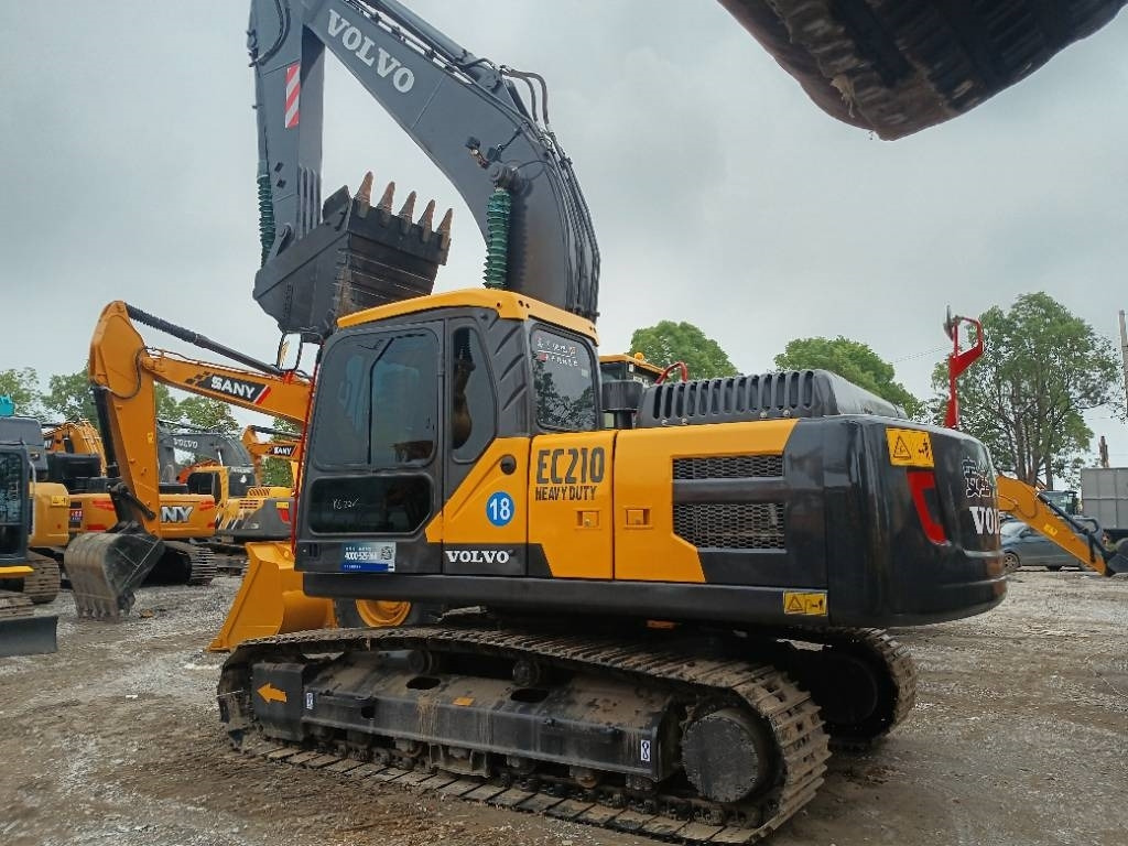 Volvo EC 210 - Telakaivukone: kuva Volvo EC 210 - Telakaivukone Volvo EC 210 - Telakaivukone: kuva Volvo EC 210 - Telakaivukone