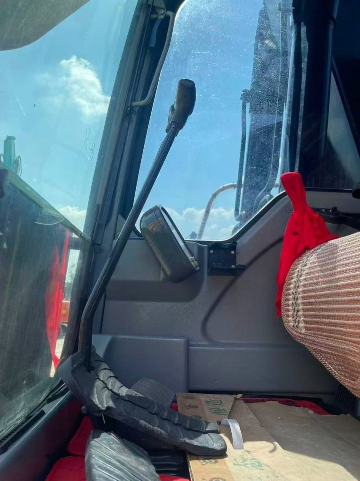 Volvo EC 240 - Telakaivukone: kuva Volvo EC 240 - Telakaivukone Volvo EC 240 - Telakaivukone: kuva Volvo EC 240 - Telakaivukone