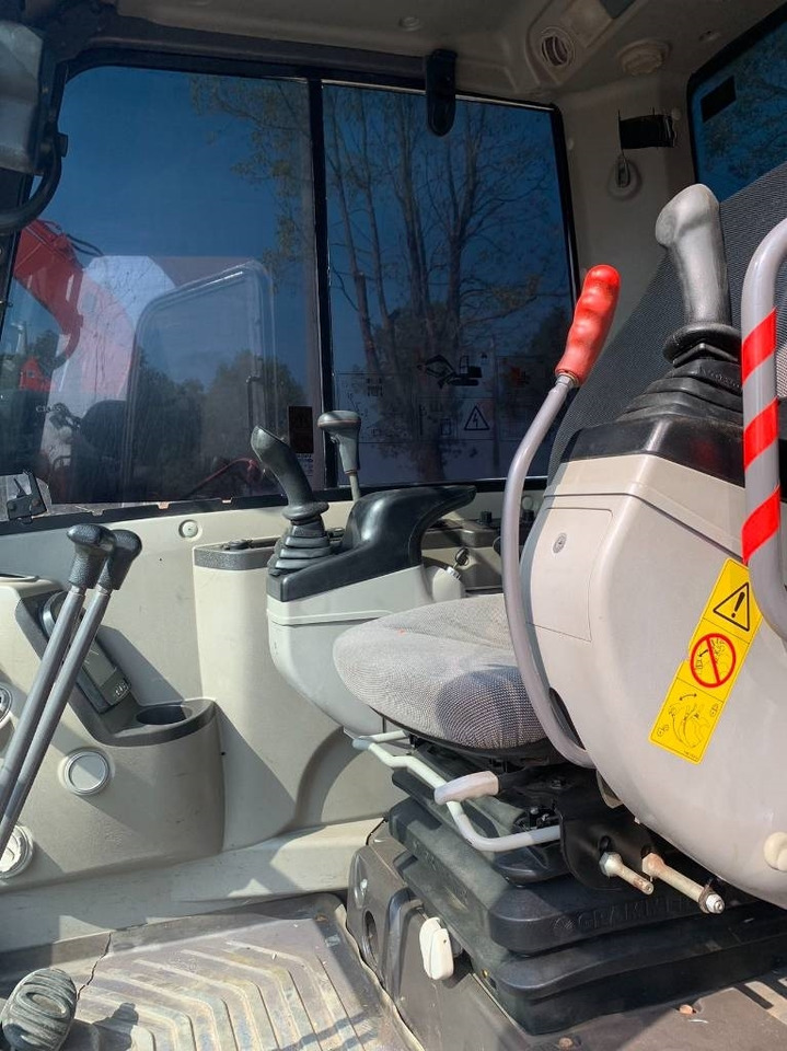 Volvo EC 60 D - Minikuormaaja: kuva Volvo EC 60 D - Minikuormaaja Volvo EC 60 D - Minikuormaaja: kuva Volvo EC 60 D - Minikuormaaja