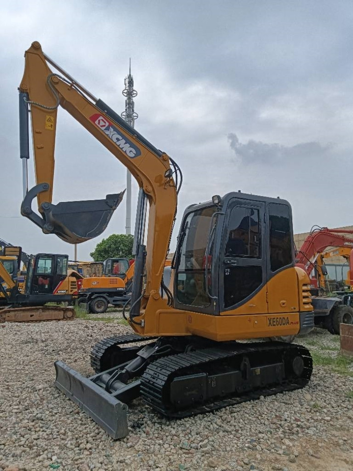 XCMG XE 60 DA  - Minikuormaaja: kuva XCMG XE 60 DA  - Minikuormaaja XCMG XE 60 DA  - Minikuormaaja: kuva XCMG XE 60 DA  - Minikuormaaja
