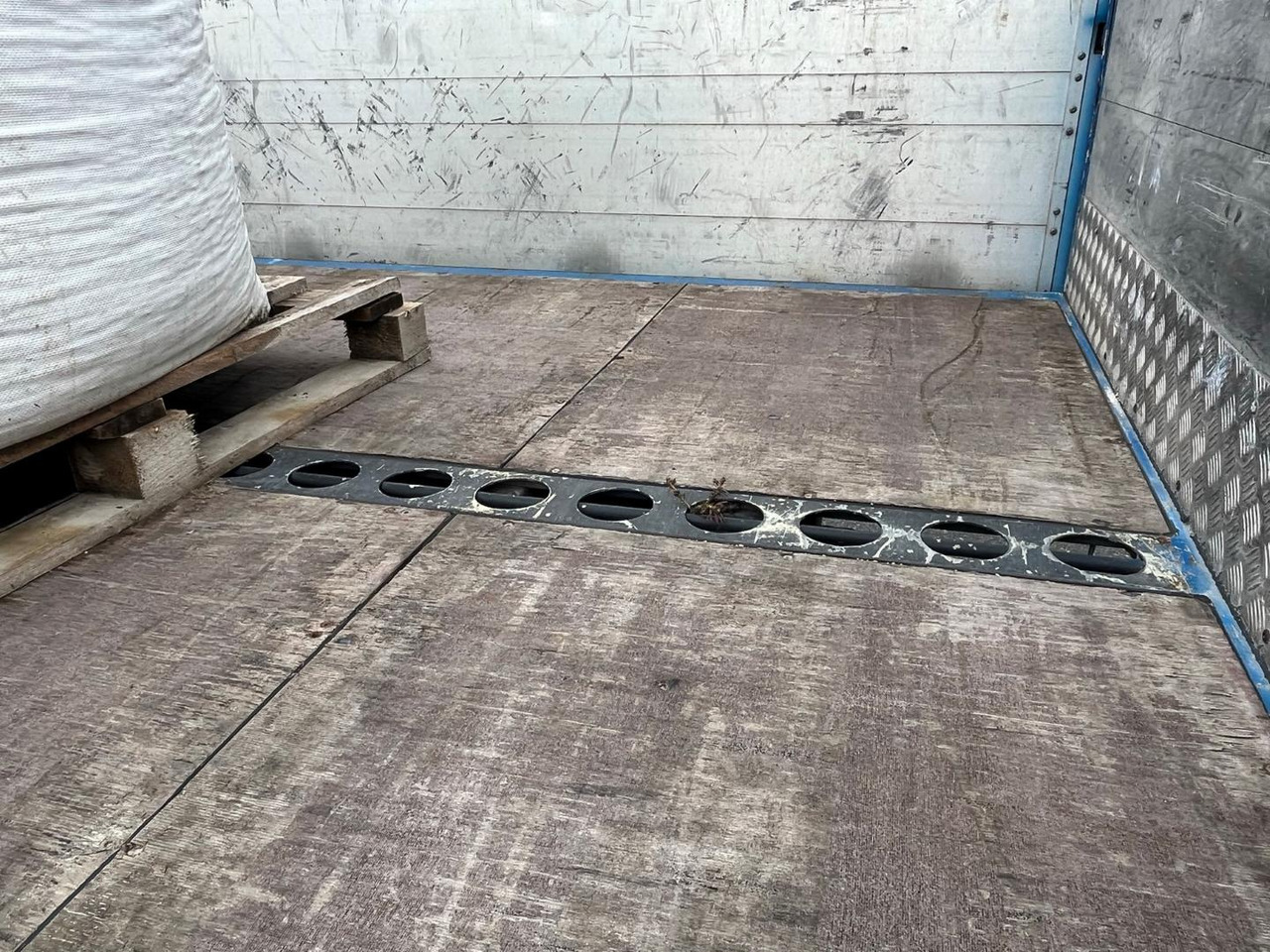 Leasing  Dinkel DAPP, 18000, Príves valník Dinkel DAPP, 18000, Príves valník: kuva Leasing  Dinkel DAPP, 18000, Príves valník Dinkel DAPP, 18000, Príves valník