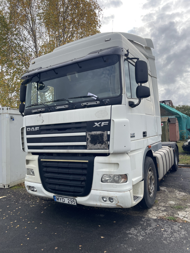 DAF XF105.460 Euro5 - Vetopöytäauto: kuva DAF XF105.460 Euro5 - Vetopöytäauto DAF XF105.460 Euro5 - Vetopöytäauto: kuva DAF XF105.460 Euro5 - Vetopöytäauto