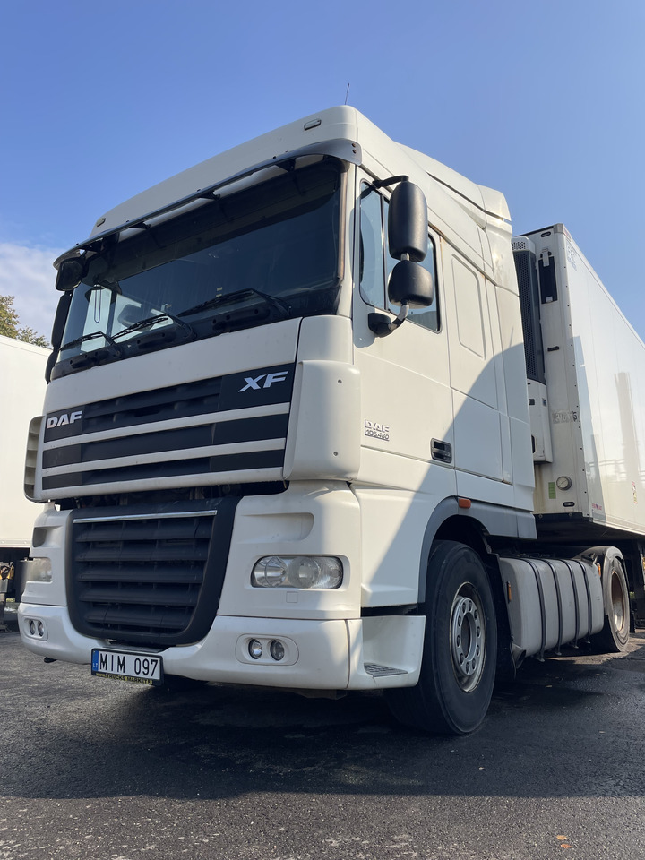 DAF XF105.460 - Vetopöytäauto: kuva DAF XF105.460 - Vetopöytäauto DAF XF105.460 - Vetopöytäauto: kuva DAF XF105.460 - Vetopöytäauto