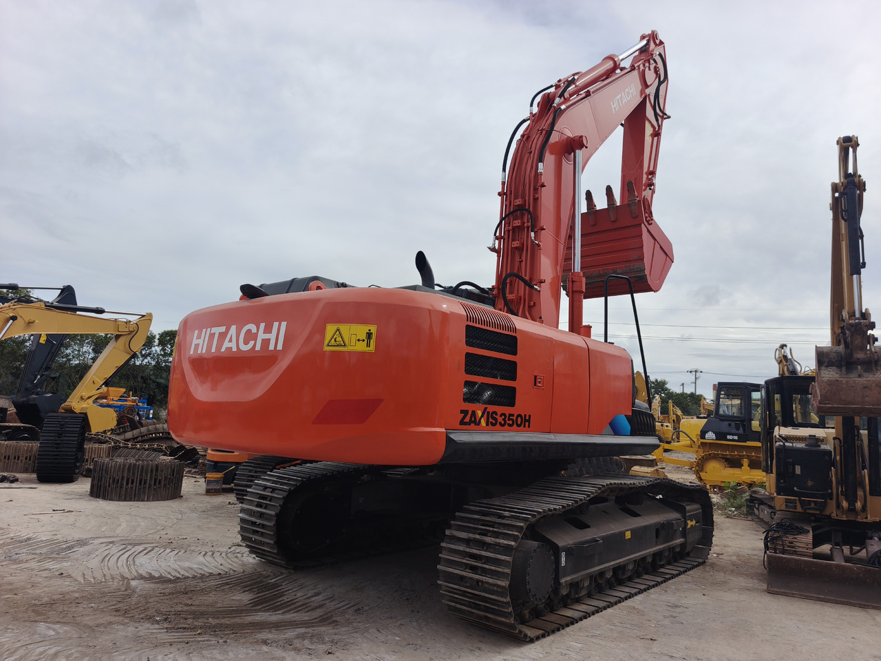 HITACHI ZX350 ZX350H ZX350H-5G Used excavator - Telakaivukone: kuva HITACHI ZX350 ZX350H ZX350H-5G Used excavator - Telakaivukone HITACHI ZX350 ZX350H ZX350H-5G Used excavator - Telakaivukone: kuva HITACHI ZX350 ZX350H ZX350H-5G Used excavator - Telakaivukone