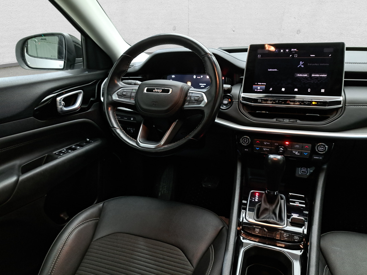 Maasturi/ Katumaasturi JEEP COMPASS SUV: kuva Maasturi/ Katumaasturi JEEP COMPASS SUV