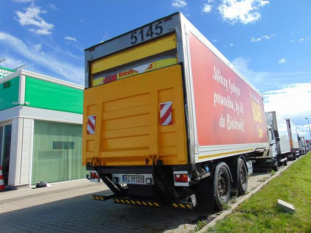 KRONE SZ CHŁODNIA - Refrigeraattori puoliperävaunu: kuva KRONE SZ CHŁODNIA - Refrigeraattori puoliperävaunu KRONE SZ CHŁODNIA - Refrigeraattori puoliperävaunu: kuva KRONE SZ CHŁODNIA - Refrigeraattori puoliperävaunu