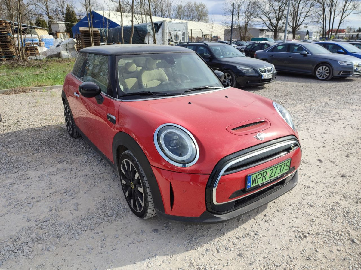 MINI Cooper SE Classic Trim HATCHBACK - Viistoperä: kuva MINI Cooper SE Classic Trim HATCHBACK - Viistoperä MINI Cooper SE Classic Trim HATCHBACK - Viistoperä: kuva MINI Cooper SE Classic Trim HATCHBACK - Viistoperä
