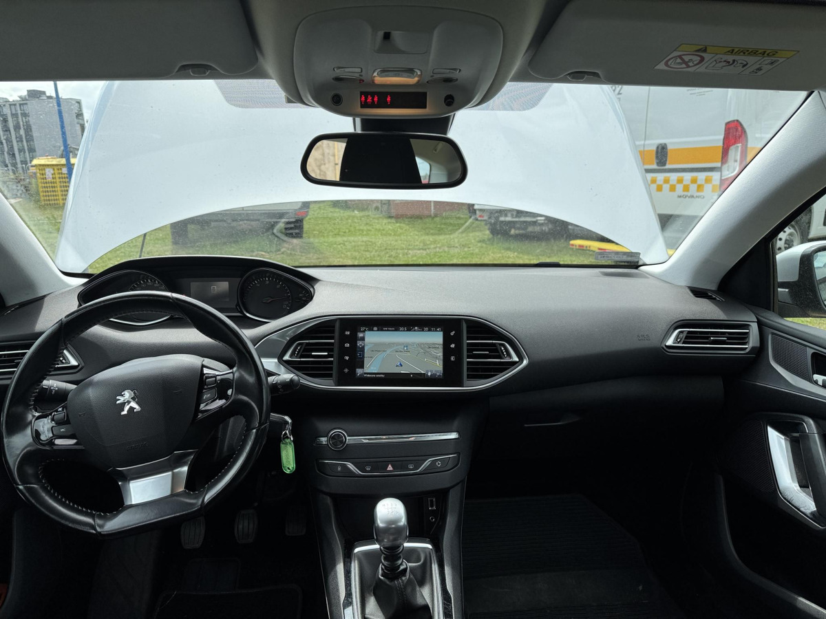 Henkilöauto PEUGEOT 308 KOMBI: kuva Henkilöauto PEUGEOT 308 KOMBI