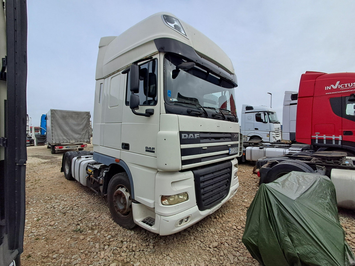 DAF FT XF105.460 CIĄGNIK SIODŁOWY - Vetopöytäauto: kuva DAF FT XF105.460 CIĄGNIK SIODŁOWY - Vetopöytäauto DAF FT XF105.460 CIĄGNIK SIODŁOWY - Vetopöytäauto: kuva DAF FT XF105.460 CIĄGNIK SIODŁOWY - Vetopöytäauto