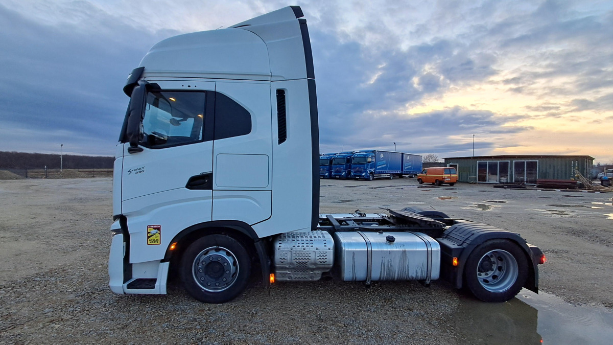 IVECO AS440ST/FP LT CIĄGNIK SIODŁOWY - Vetopöytäauto: kuva IVECO AS440ST/FP LT CIĄGNIK SIODŁOWY - Vetopöytäauto IVECO AS440ST/FP LT CIĄGNIK SIODŁOWY - Vetopöytäauto: kuva IVECO AS440ST/FP LT CIĄGNIK SIODŁOWY - Vetopöytäauto