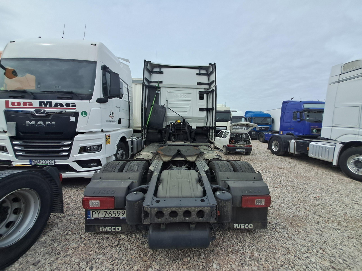 IVECO AS440ST/FP LT LNG CIĄGNIK SIODŁOWY - Vetopöytäauto: kuva IVECO AS440ST/FP LT LNG CIĄGNIK SIODŁOWY - Vetopöytäauto IVECO AS440ST/FP LT LNG CIĄGNIK SIODŁOWY - Vetopöytäauto: kuva IVECO AS440ST/FP LT LNG CIĄGNIK SIODŁOWY - Vetopöytäauto