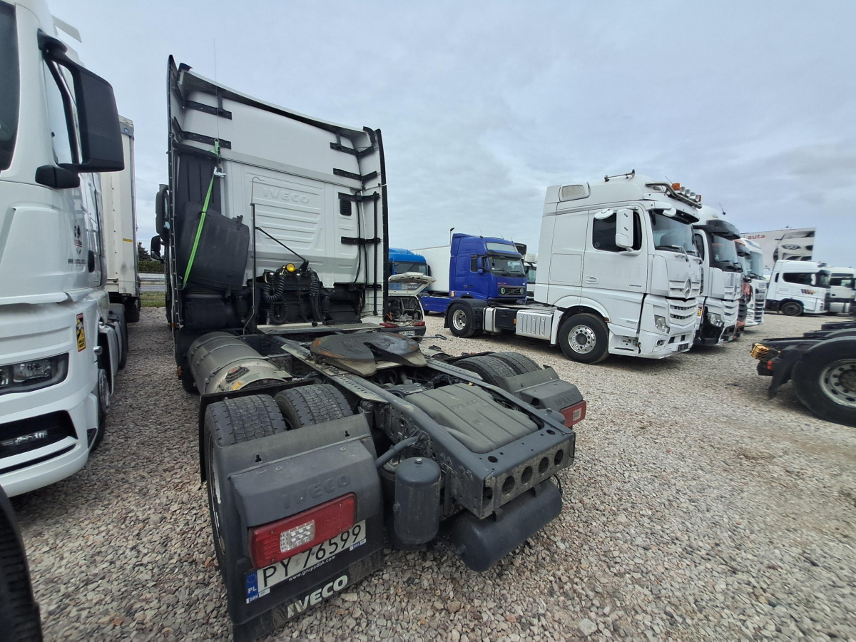 IVECO AS440ST/FP LT LNG CIĄGNIK SIODŁOWY - Vetopöytäauto: kuva IVECO AS440ST/FP LT LNG CIĄGNIK SIODŁOWY - Vetopöytäauto IVECO AS440ST/FP LT LNG CIĄGNIK SIODŁOWY - Vetopöytäauto: kuva IVECO AS440ST/FP LT LNG CIĄGNIK SIODŁOWY - Vetopöytäauto