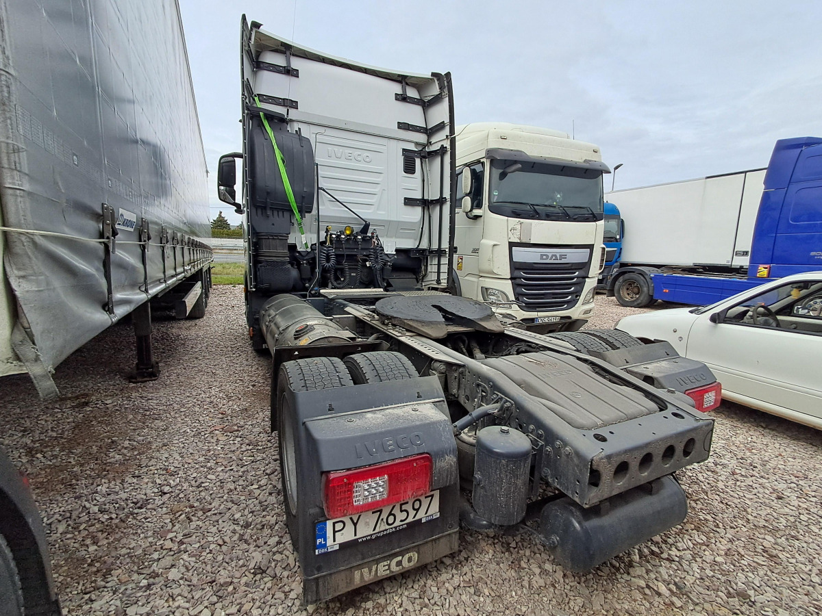 IVECO AS440ST/FP LT LNG CIĄGNIK SIODŁOWY - Vetopöytäauto: kuva IVECO AS440ST/FP LT LNG CIĄGNIK SIODŁOWY - Vetopöytäauto IVECO AS440ST/FP LT LNG CIĄGNIK SIODŁOWY - Vetopöytäauto: kuva IVECO AS440ST/FP LT LNG CIĄGNIK SIODŁOWY - Vetopöytäauto