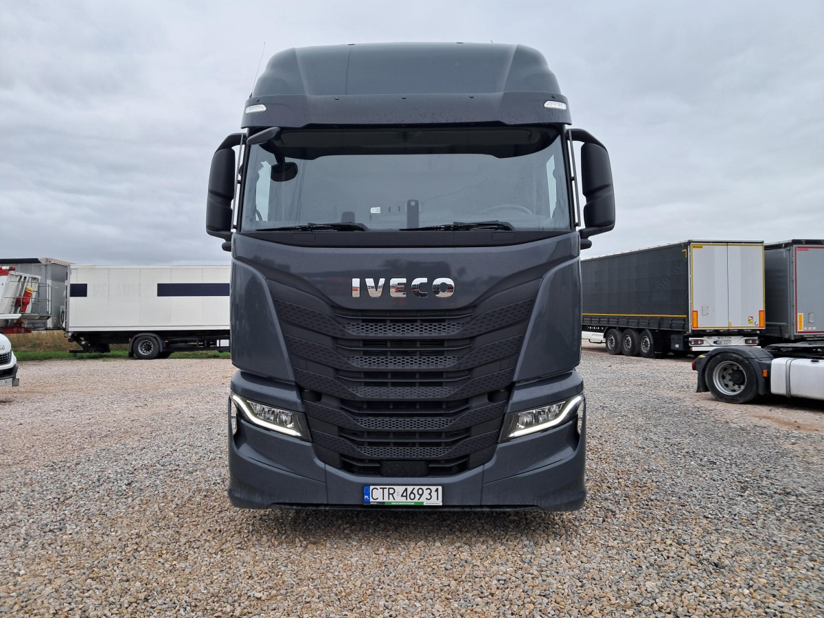 IVECO AS440STX/FP CIĄGNIK SIODŁOWY - Vetopöytäauto: kuva IVECO AS440STX/FP CIĄGNIK SIODŁOWY - Vetopöytäauto IVECO AS440STX/FP CIĄGNIK SIODŁOWY - Vetopöytäauto: kuva IVECO AS440STX/FP CIĄGNIK SIODŁOWY - Vetopöytäauto