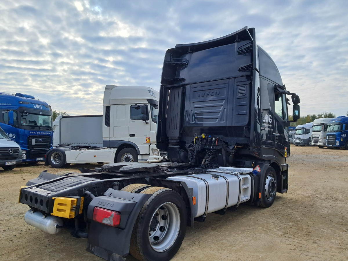 IVECO AS440T CIĄGNIK SIODŁOWY - Vetopöytäauto: kuva IVECO AS440T CIĄGNIK SIODŁOWY - Vetopöytäauto IVECO AS440T CIĄGNIK SIODŁOWY - Vetopöytäauto: kuva IVECO AS440T CIĄGNIK SIODŁOWY - Vetopöytäauto