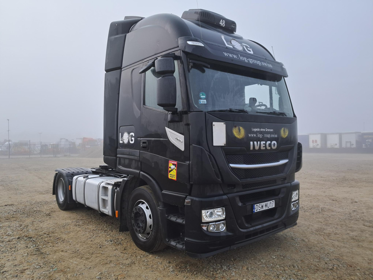 IVECO AS440T/P CIĄGNIK SIODŁOWY - Vetopöytäauto: kuva IVECO AS440T/P CIĄGNIK SIODŁOWY - Vetopöytäauto IVECO AS440T/P CIĄGNIK SIODŁOWY - Vetopöytäauto: kuva IVECO AS440T/P CIĄGNIK SIODŁOWY - Vetopöytäauto