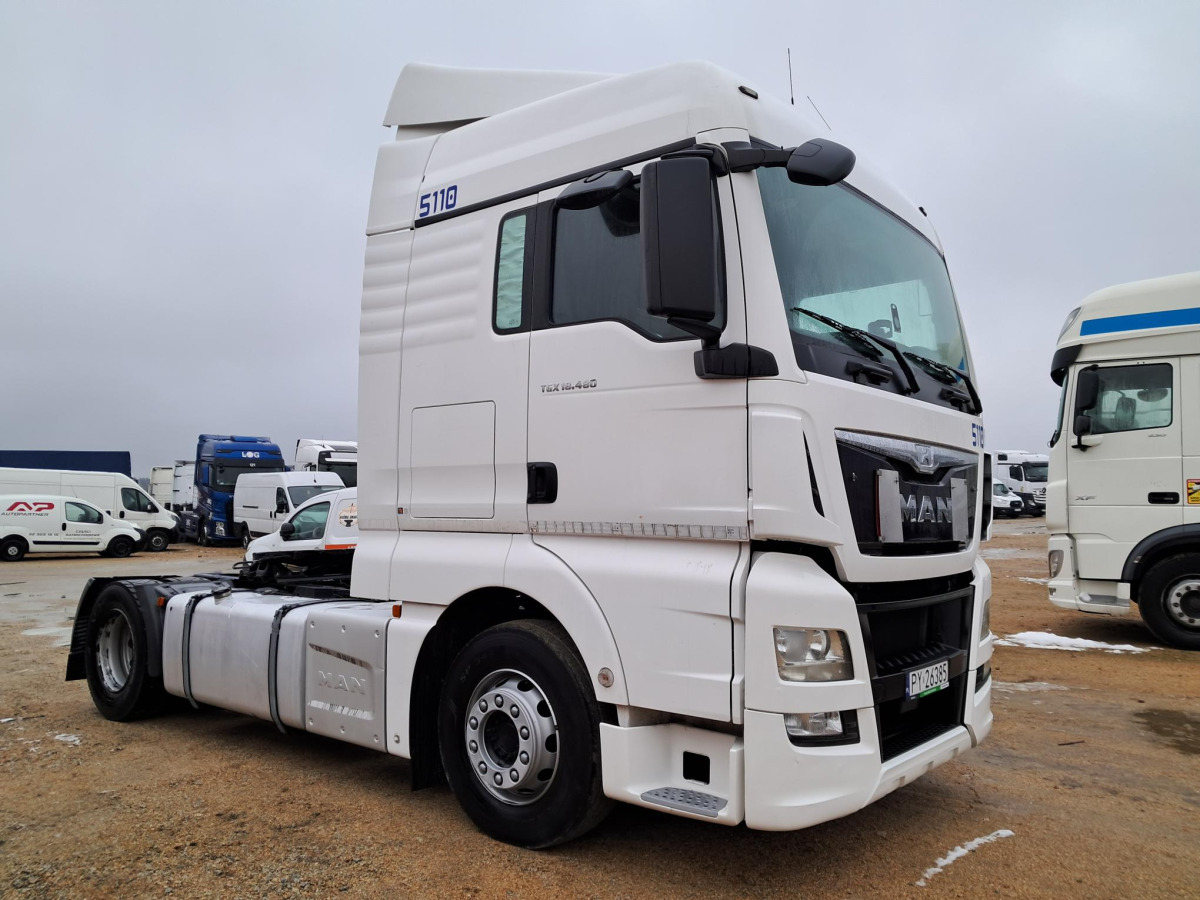 MAN TGX CIĄGNIK SIODŁOWY - Vetopöytäauto: kuva MAN TGX CIĄGNIK SIODŁOWY - Vetopöytäauto MAN TGX CIĄGNIK SIODŁOWY - Vetopöytäauto: kuva MAN TGX CIĄGNIK SIODŁOWY - Vetopöytäauto