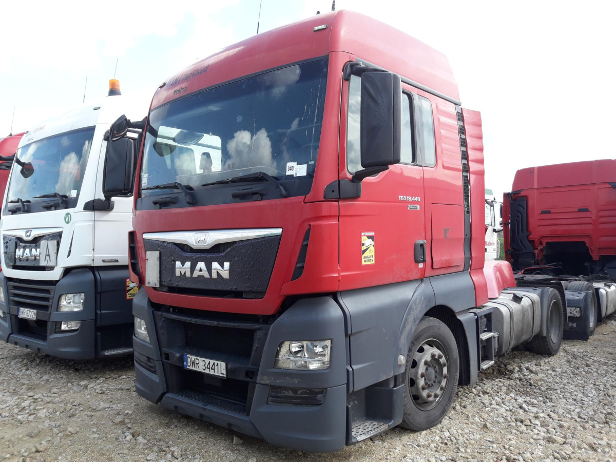 MAN TGX CIĄGNIK SIODŁOWY - Vetopöytäauto: kuva MAN TGX CIĄGNIK SIODŁOWY - Vetopöytäauto MAN TGX CIĄGNIK SIODŁOWY - Vetopöytäauto: kuva MAN TGX CIĄGNIK SIODŁOWY - Vetopöytäauto