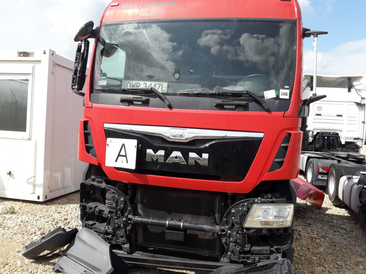 MAN TGX CIĄGNIK SIODŁOWY - Vetopöytäauto: kuva MAN TGX CIĄGNIK SIODŁOWY - Vetopöytäauto MAN TGX CIĄGNIK SIODŁOWY - Vetopöytäauto: kuva MAN TGX CIĄGNIK SIODŁOWY - Vetopöytäauto
