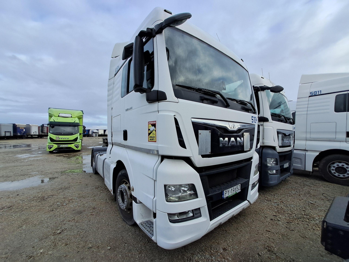 MAN TGX CIĄGNIK SIODŁOWY - Vetopöytäauto: kuva MAN TGX CIĄGNIK SIODŁOWY - Vetopöytäauto MAN TGX CIĄGNIK SIODŁOWY - Vetopöytäauto: kuva MAN TGX CIĄGNIK SIODŁOWY - Vetopöytäauto