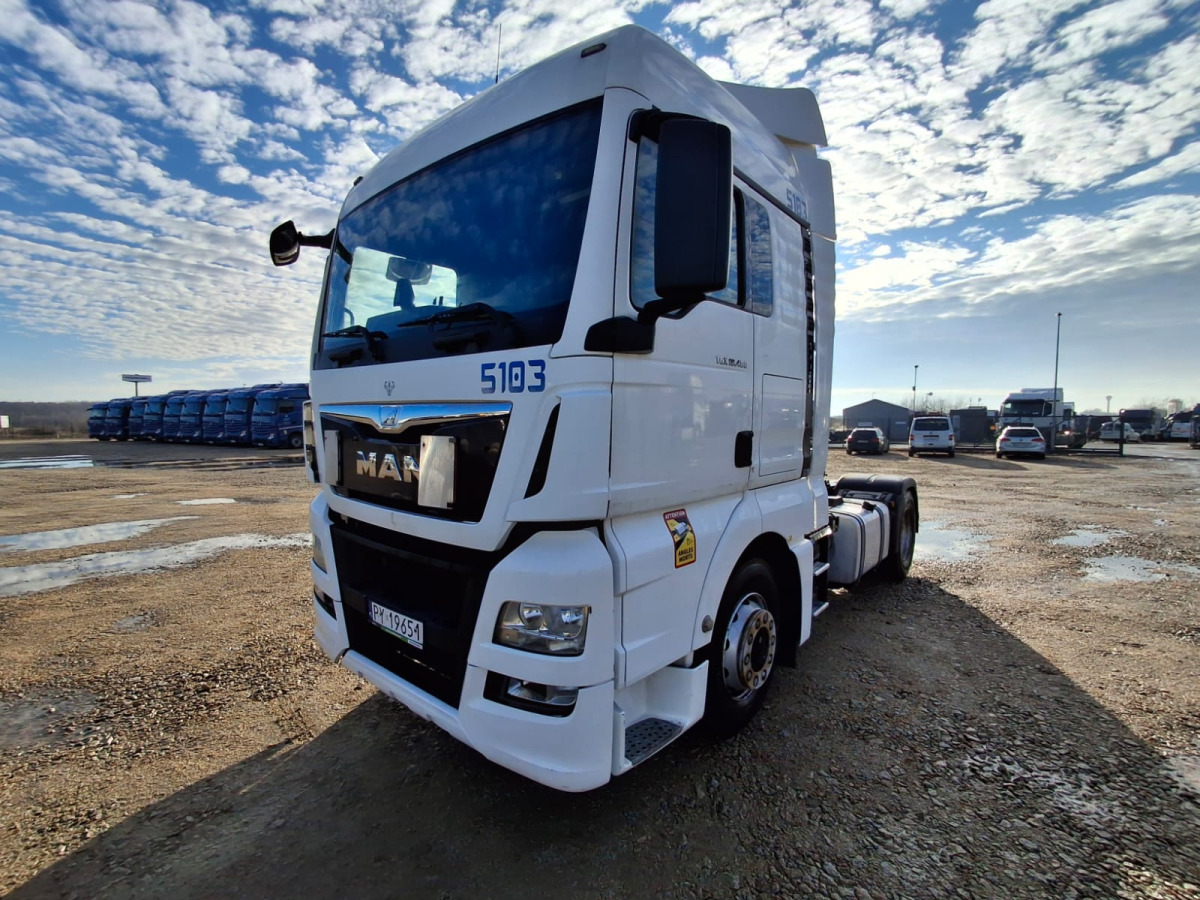 MAN TGX CIĄGNIK SIODŁOWY - Vetopöytäauto: kuva MAN TGX CIĄGNIK SIODŁOWY - Vetopöytäauto MAN TGX CIĄGNIK SIODŁOWY - Vetopöytäauto: kuva MAN TGX CIĄGNIK SIODŁOWY - Vetopöytäauto