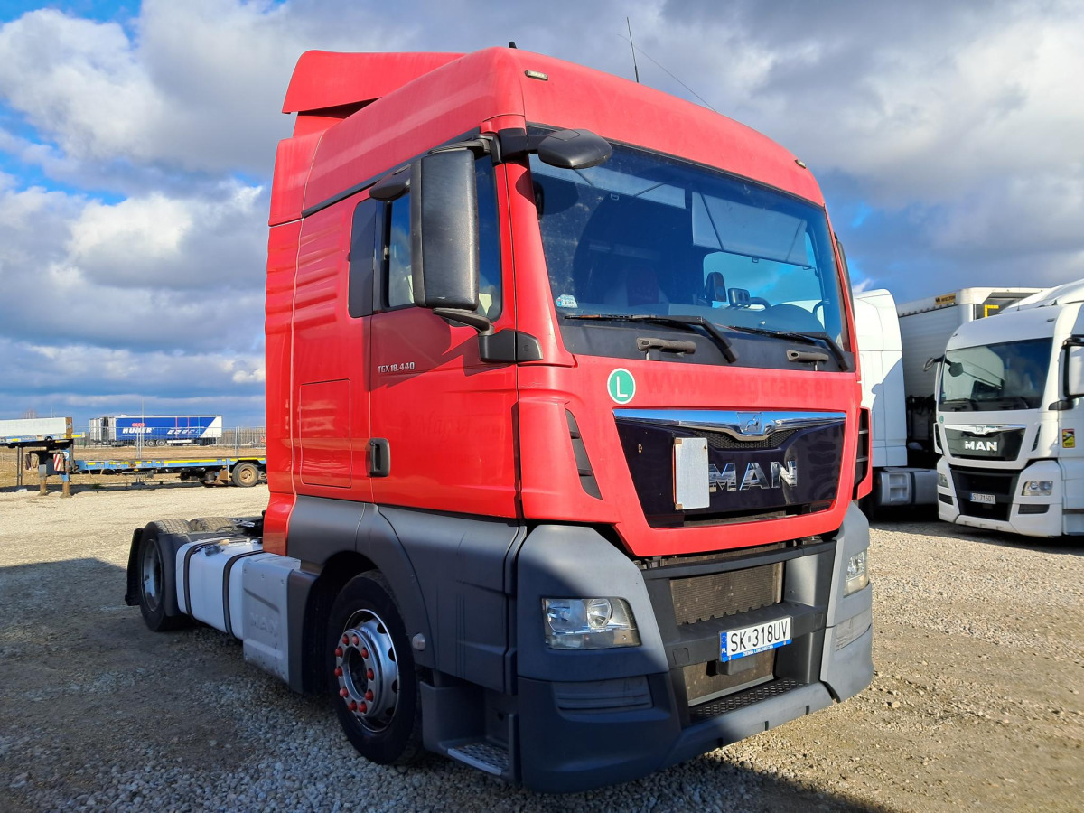 MAN TGX CIĄGNIK SIODŁOWY - Vetopöytäauto: kuva MAN TGX CIĄGNIK SIODŁOWY - Vetopöytäauto MAN TGX CIĄGNIK SIODŁOWY - Vetopöytäauto: kuva MAN TGX CIĄGNIK SIODŁOWY - Vetopöytäauto