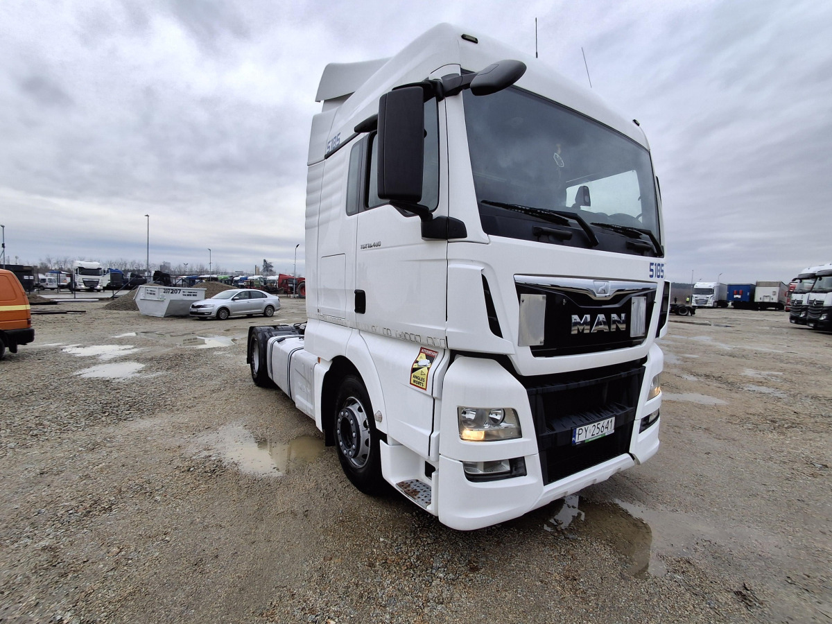 MAN TGX CIĄGNIK SIODŁOWY - Vetopöytäauto: kuva MAN TGX CIĄGNIK SIODŁOWY - Vetopöytäauto MAN TGX CIĄGNIK SIODŁOWY - Vetopöytäauto: kuva MAN TGX CIĄGNIK SIODŁOWY - Vetopöytäauto