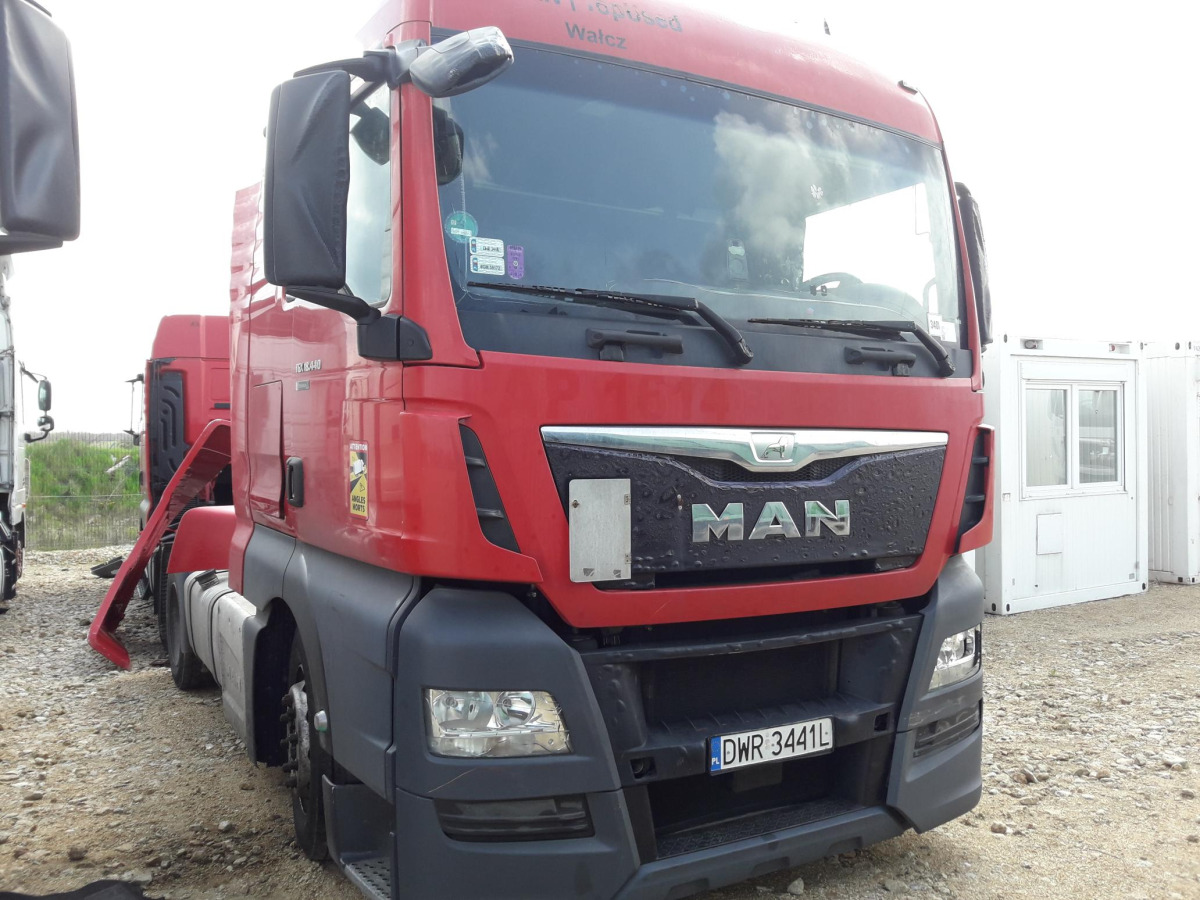 MAN TGX CIĄGNIK SIODŁOWY - Vetopöytäauto: kuva MAN TGX CIĄGNIK SIODŁOWY - Vetopöytäauto MAN TGX CIĄGNIK SIODŁOWY - Vetopöytäauto: kuva MAN TGX CIĄGNIK SIODŁOWY - Vetopöytäauto