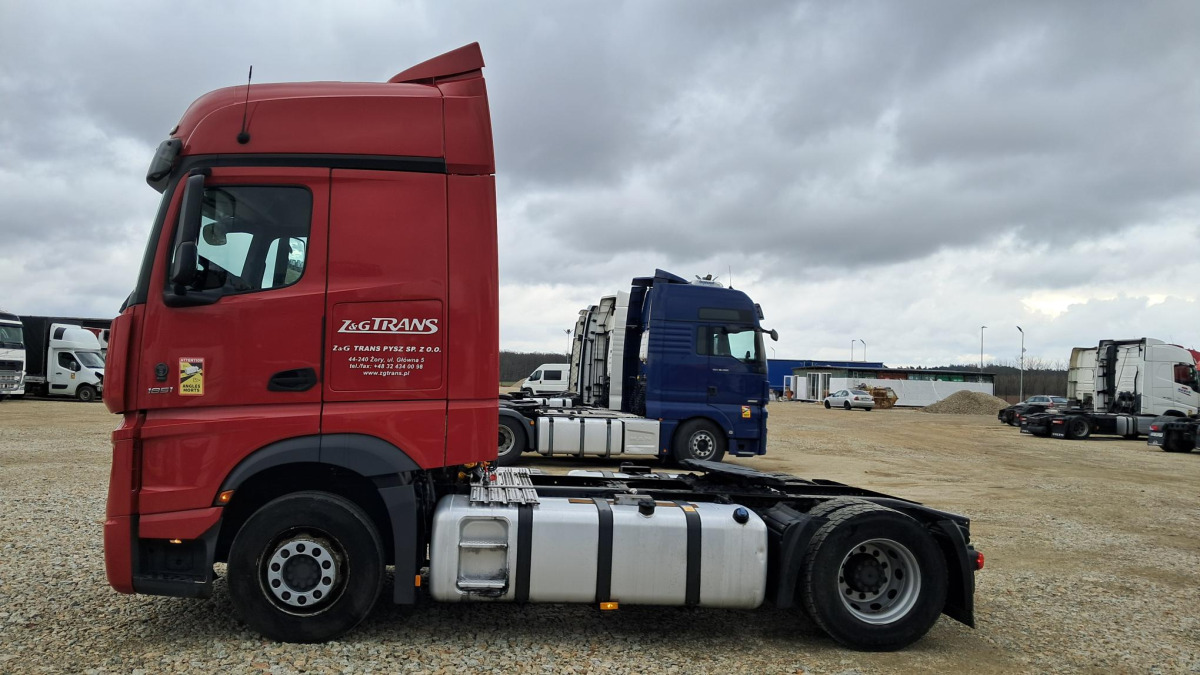 MERCEDES BENZ ACTROS CIĄGNIK SIODŁOWY - Vetopöytäauto: kuva MERCEDES BENZ ACTROS CIĄGNIK SIODŁOWY - Vetopöytäauto MERCEDES BENZ ACTROS CIĄGNIK SIODŁOWY - Vetopöytäauto: kuva MERCEDES BENZ ACTROS CIĄGNIK SIODŁOWY - Vetopöytäauto
