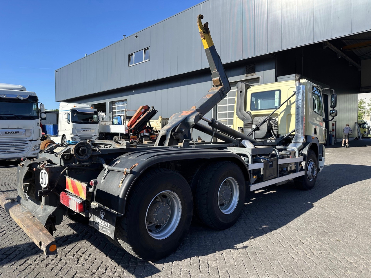 DAF  - Koukkulava kuorma-auto: kuva DAF  - Koukkulava kuorma-auto DAF  - Koukkulava kuorma-auto: kuva DAF  - Koukkulava kuorma-auto