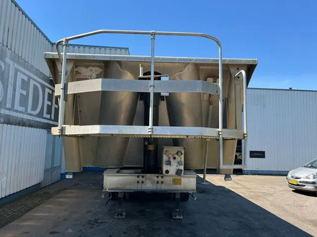 Benalu 2 Axle , 8 Tyres , Alu Tipper , Spring Suspension , Drum Brakes - Kippiauto puoliperävaunu: kuva Benalu 2 Axle , 8 Tyres , Alu Tipper , Spring Suspension , Drum Brakes - Kippiauto puoliperävaunu Benalu 2 Axle , 8 Tyres , Alu Tipper , Spring Suspension , Drum Brakes - Kippiauto puoliperävaunu: kuva Benalu 2 Axle , 8 Tyres , Alu Tipper , Spring Suspension , Drum Brakes - Kippiauto puoliperävaunu