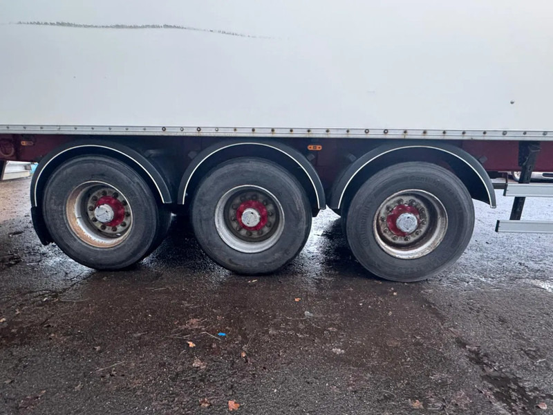 Umpikori puoliperävaunu Fruehauf 3 Axle SMB , Box Trailer, Spring Suspension: kuva Umpikori puoliperävaunu Fruehauf 3 Axle SMB , Box Trailer, Spring Suspension
