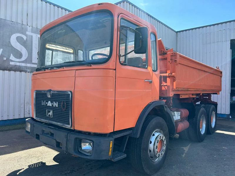 MAN 26.281, 6X4, Tipper, Spring Suspension , 362 engine and gearbox - Kippiauto kuorma-auto: kuva MAN 26.281, 6X4, Tipper, Spring Suspension , 362 engine and gearbox - Kippiauto kuorma-auto MAN 26.281, 6X4, Tipper, Spring Suspension , 362 engine and gearbox - Kippiauto kuorma-auto: kuva MAN 26.281, 6X4, Tipper, Spring Suspension , 362 engine and gearbox - Kippiauto kuorma-auto
