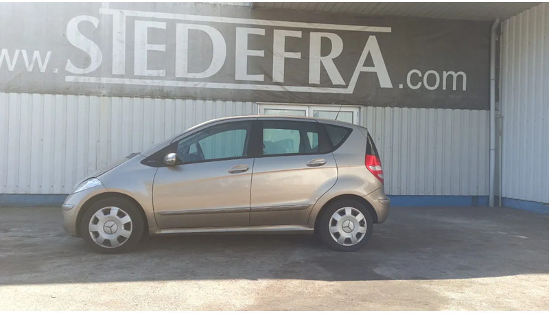 Mercedes-Benz A-Klasse 170 , Airco , leder , distrbute ketting maakt lawaai - Viistoperä: kuva Mercedes-Benz A-Klasse 170 , Airco , leder , distrbute ketting maakt lawaai - Viistoperä Mercedes-Benz A-Klasse 170 , Airco , leder , distrbute ketting maakt lawaai - Viistoperä: kuva Mercedes-Benz A-Klasse 170 , Airco , leder , distrbute ketting maakt lawaai - Viistoperä