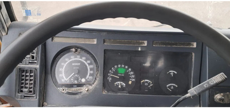 Kippiauto kuorma-auto Renault G 300.26 , Manager , 6x4 , 3 Way-Tipper , Spring Suspension , Manual: kuva Kippiauto kuorma-auto Renault G 300.26 , Manager , 6x4 , 3 Way-Tipper , Spring Suspension , Manual
