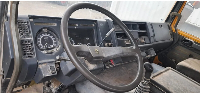 Kippiauto kuorma-auto Renault G 300.26 , Manager , 6x4 , 3 Way-Tipper , Spring Suspension , Manual: kuva Kippiauto kuorma-auto Renault G 300.26 , Manager , 6x4 , 3 Way-Tipper , Spring Suspension , Manual
