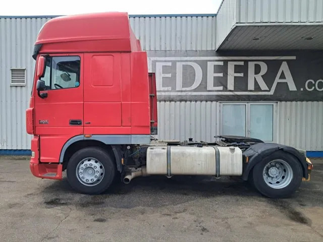 DAF XF 105 460 , Manual Gearbox , PTO , Tipper Hydraulics , Airco , Superspace Cab - Vetopöytäauto: kuva DAF XF 105 460 , Manual Gearbox , PTO , Tipper Hydraulics , Airco , Superspace Cab - Vetopöytäauto DAF XF 105 460 , Manual Gearbox , PTO , Tipper Hydraulics , Airco , Superspace Cab - Vetopöytäauto: kuva DAF XF 105 460 , Manual Gearbox , PTO , Tipper Hydraulics , Airco , Superspace Cab - Vetopöytäauto