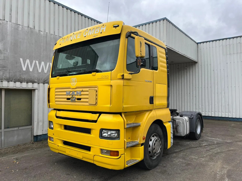 MAN TGA 18-390 , Manual Gearbox , Airco , PTO , Tipper hydraulics - Vetopöytäauto: kuva MAN TGA 18-390 , Manual Gearbox , Airco , PTO , Tipper hydraulics - Vetopöytäauto MAN TGA 18-390 , Manual Gearbox , Airco , PTO , Tipper hydraulics - Vetopöytäauto: kuva MAN TGA 18-390 , Manual Gearbox , Airco , PTO , Tipper hydraulics - Vetopöytäauto
