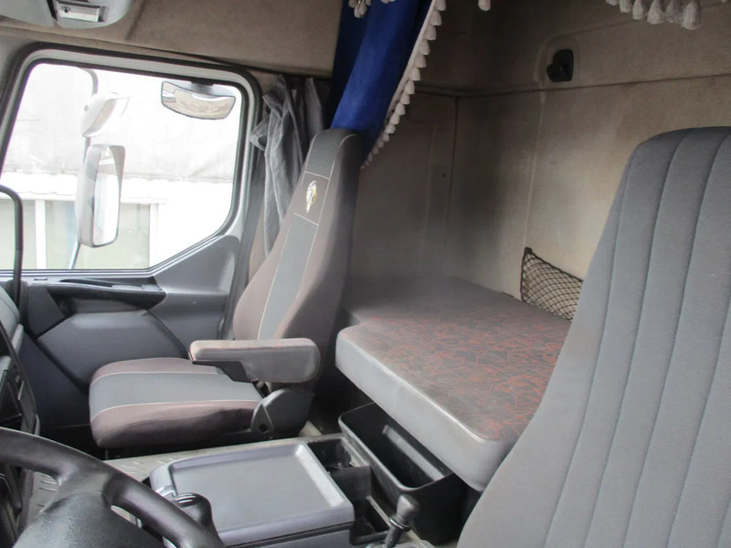 Vetopöytäauto Renault Premium 420 DCI , ZF Manual , Intarder , AIrco: kuva Vetopöytäauto Renault Premium 420 DCI , ZF Manual , Intarder , AIrco