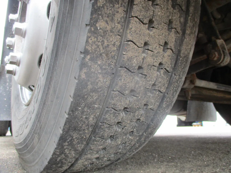 Vetopöytäauto Renault Premium 420 DCI , ZF Manual , Intarder , AIrco: kuva Vetopöytäauto Renault Premium 420 DCI , ZF Manual , Intarder , AIrco