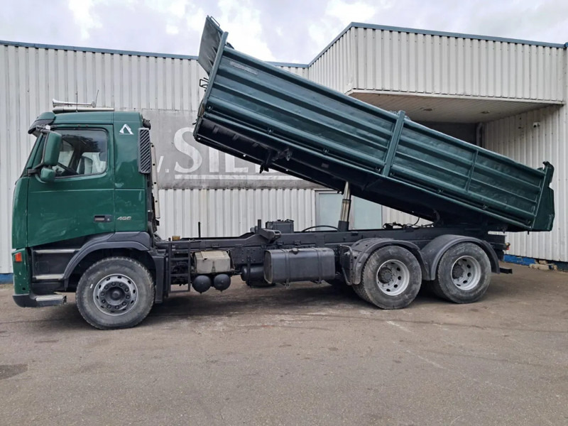 Volvo FH 12 - 460 , 6x2 , 3 Way Tipper, Spring Suspension , Manual Gearbox, Airco - Kippiauto kuorma-auto: kuva Volvo FH 12 - 460 , 6x2 , 3 Way Tipper, Spring Suspension , Manual Gearbox, Airco - Kippiauto kuorma-auto Volvo FH 12 - 460 , 6x2 , 3 Way Tipper, Spring Suspension , Manual Gearbox, Airco - Kippiauto kuorma-auto: kuva Volvo FH 12 - 460 , 6x2 , 3 Way Tipper, Spring Suspension , Manual Gearbox, Airco - Kippiauto kuorma-auto