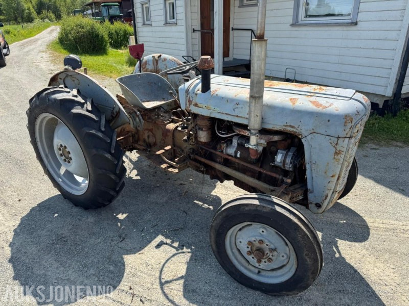 1959 Ferguson 35 Gullfisk - Traktori: kuva 1959 Ferguson 35 Gullfisk - Traktori 1959 Ferguson 35 Gullfisk - Traktori: kuva 1959 Ferguson 35 Gullfisk - Traktori
