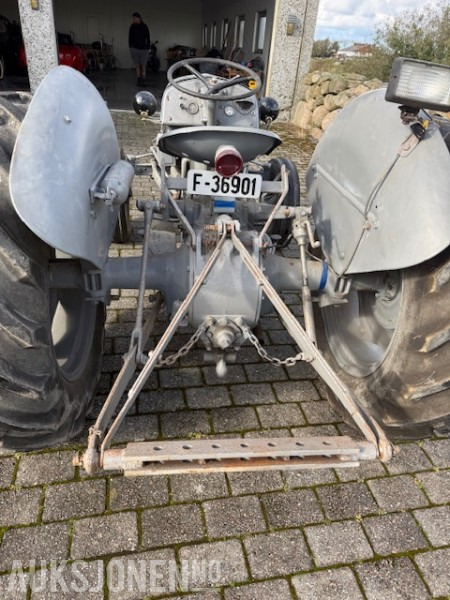 1960 Massey Ferguson Gråtass - Traktori: kuva 1960 Massey Ferguson Gråtass - Traktori 1960 Massey Ferguson Gråtass - Traktori: kuva 1960 Massey Ferguson Gråtass - Traktori
