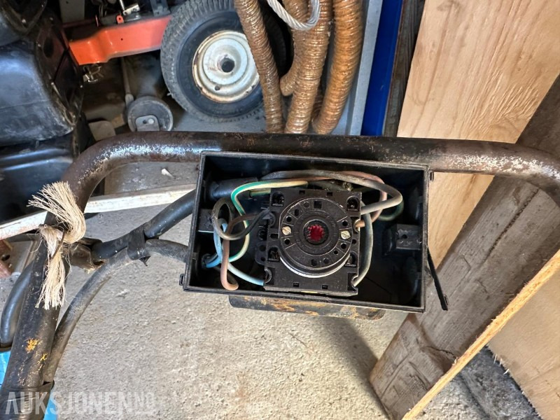 1978 Wacker elektrisk vibroplate - Jyrä: kuva 1978 Wacker elektrisk vibroplate - Jyrä 1978 Wacker elektrisk vibroplate - Jyrä: kuva 1978 Wacker elektrisk vibroplate - Jyrä